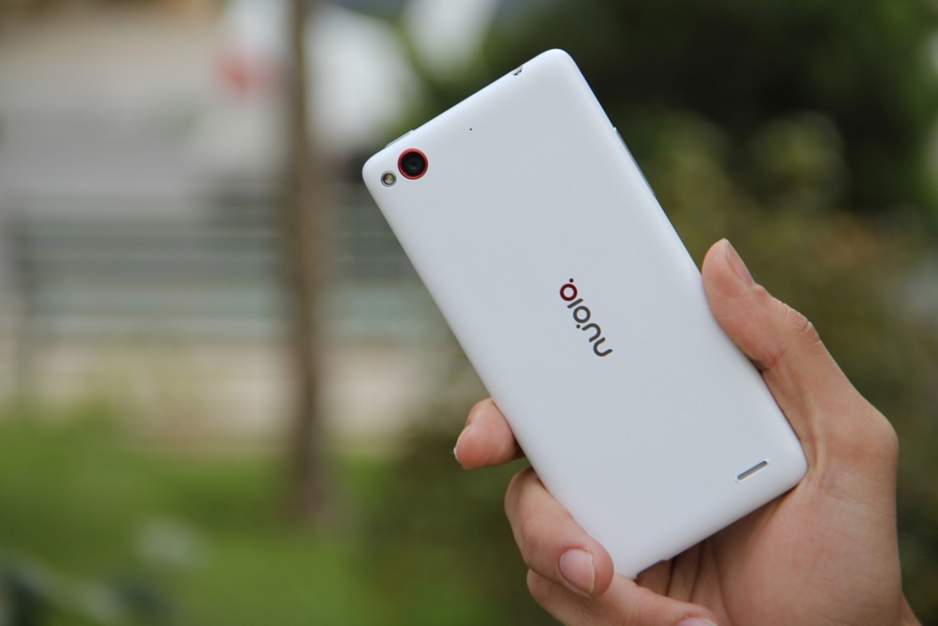 بررسی تلفن هوشمند ZTE Nubia Z5S mini